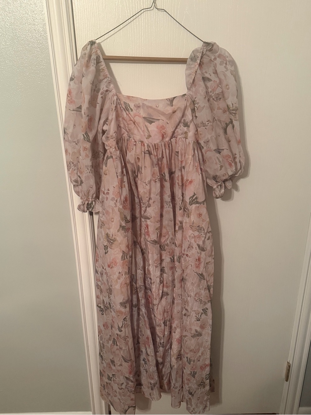 Storia Pink Floral Maxi Dress with Puff Sleeves